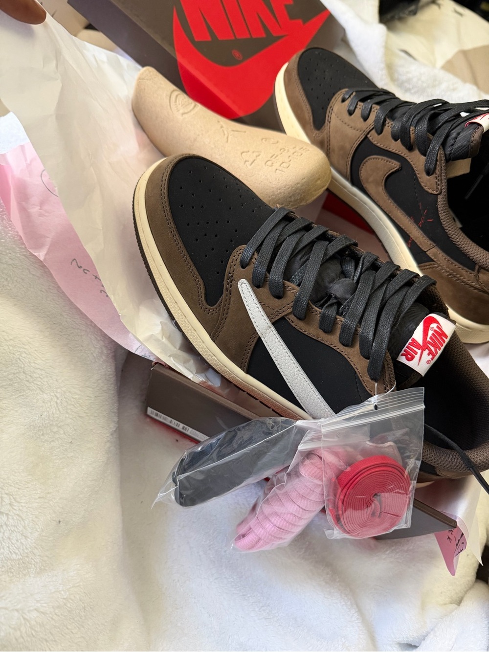 Size 10 - Jordan 1 x Travis Scott Low Mocha